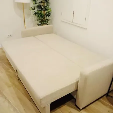 Graceful 1 Bedroom - G203 Holiday home
