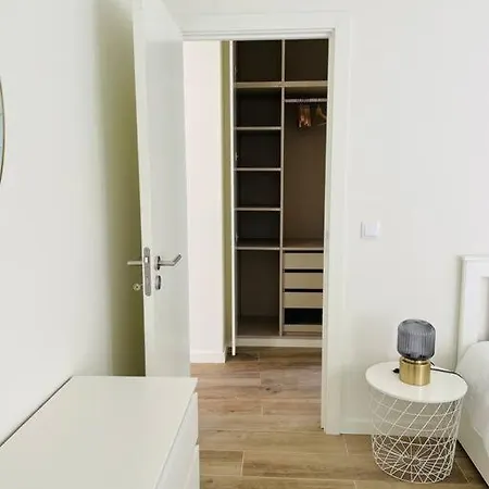 Graceful 1 Bedroom - G203 * Lisbon